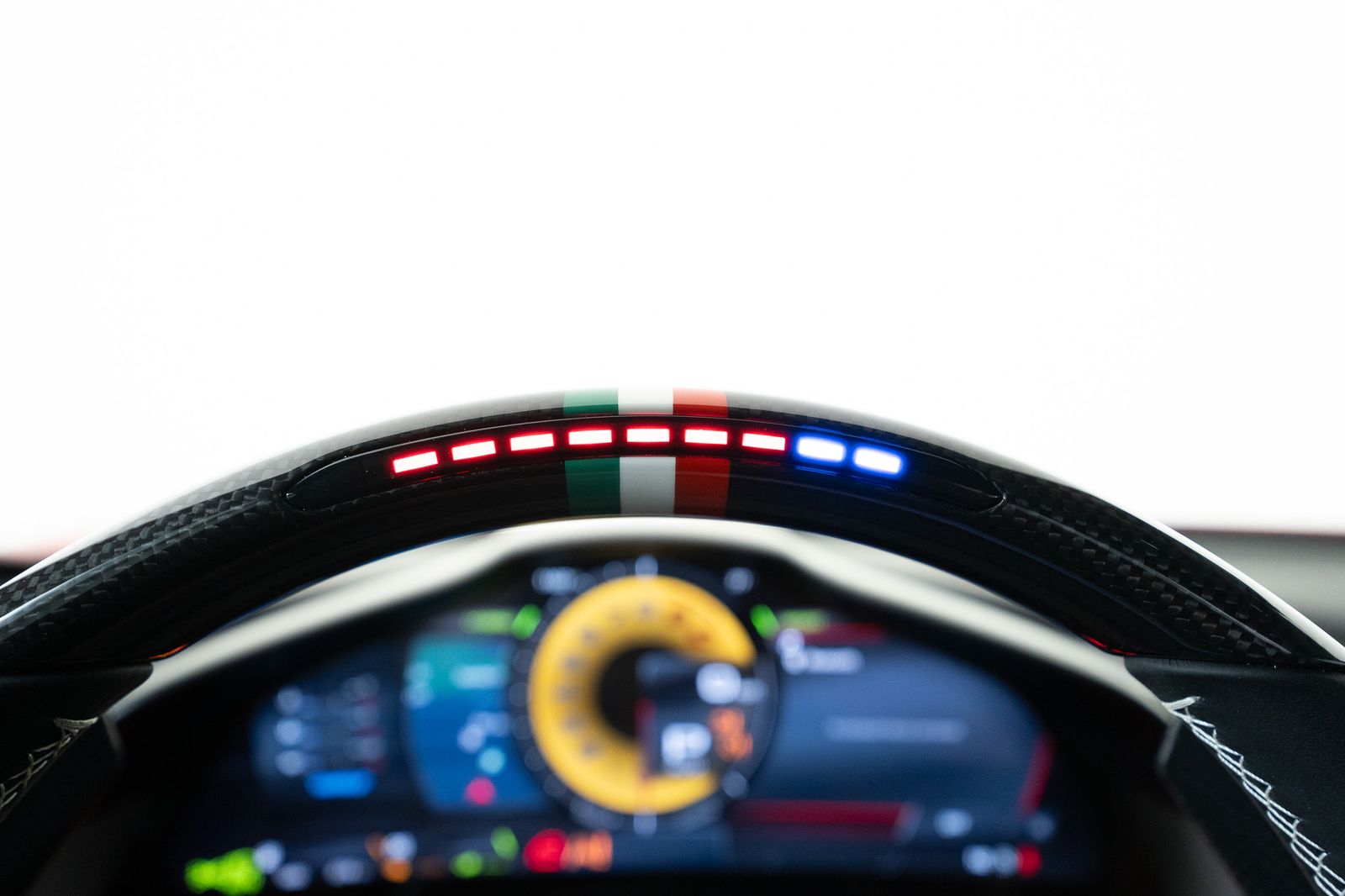 2025 Ferrari 296 GTB — foto completa 35 de 51