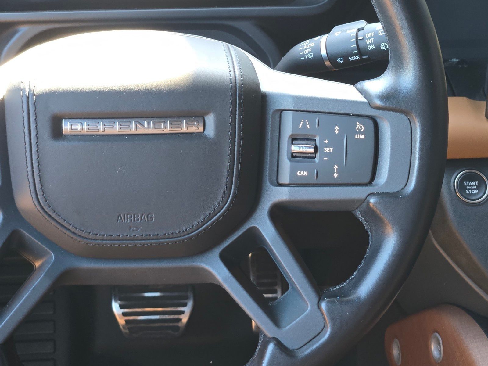 2023 Land Rover Defender 130 X — full photo 16 of 45