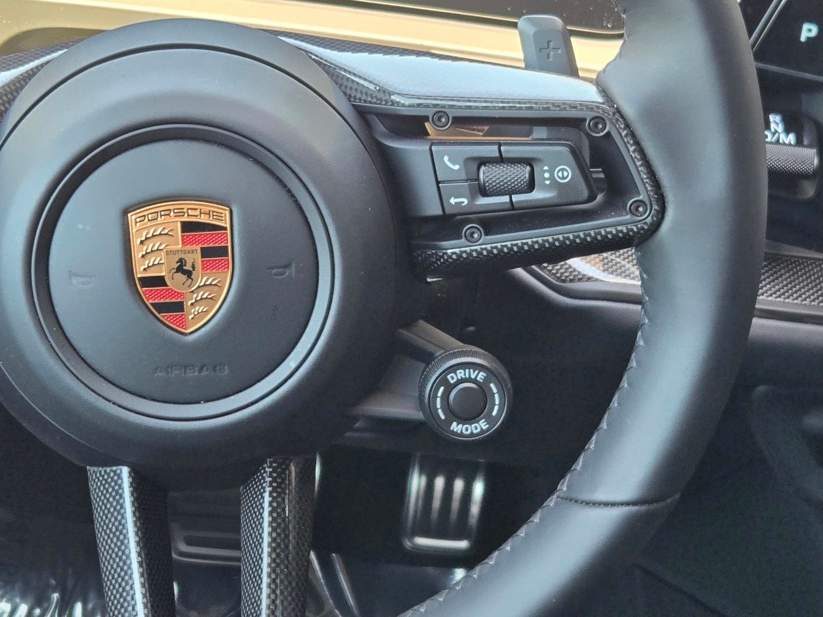 2026 Porsche Cayenne GTS — full photo 19 of 27