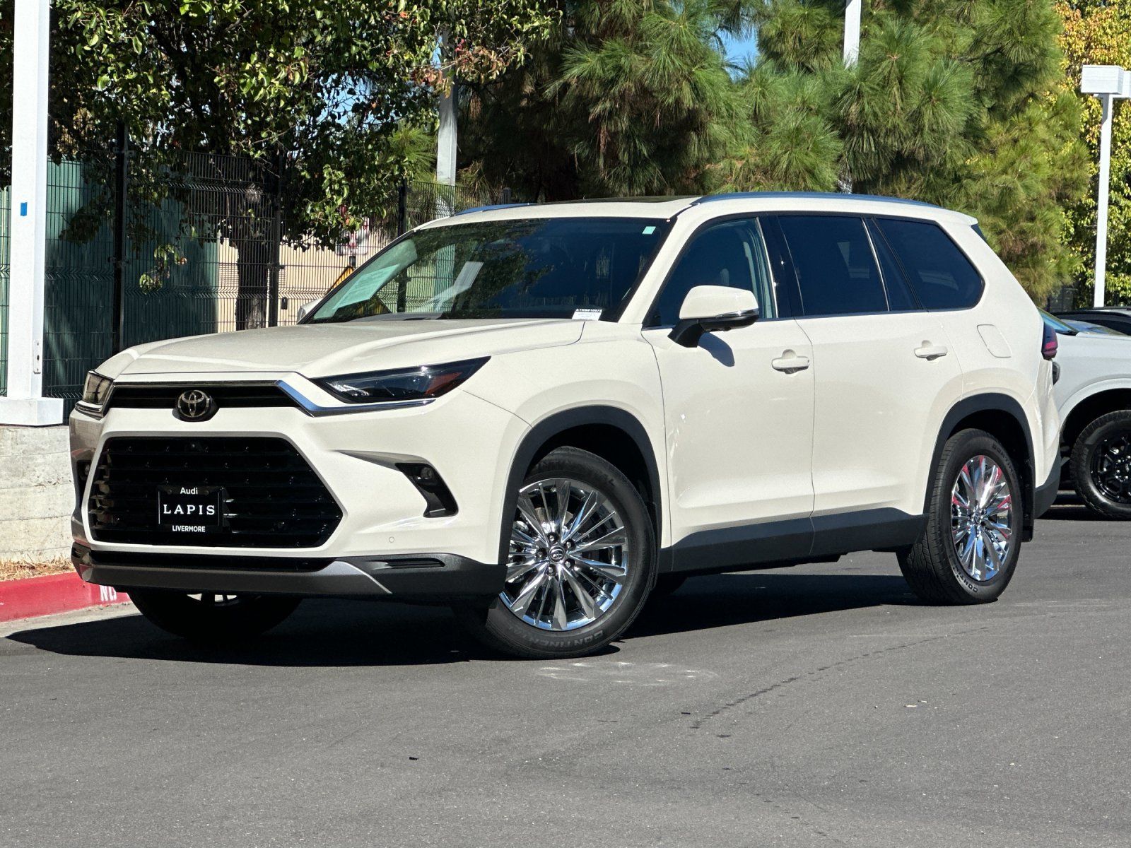 2024 Toyota Grand Highlander Platinum — photo 1 of 28