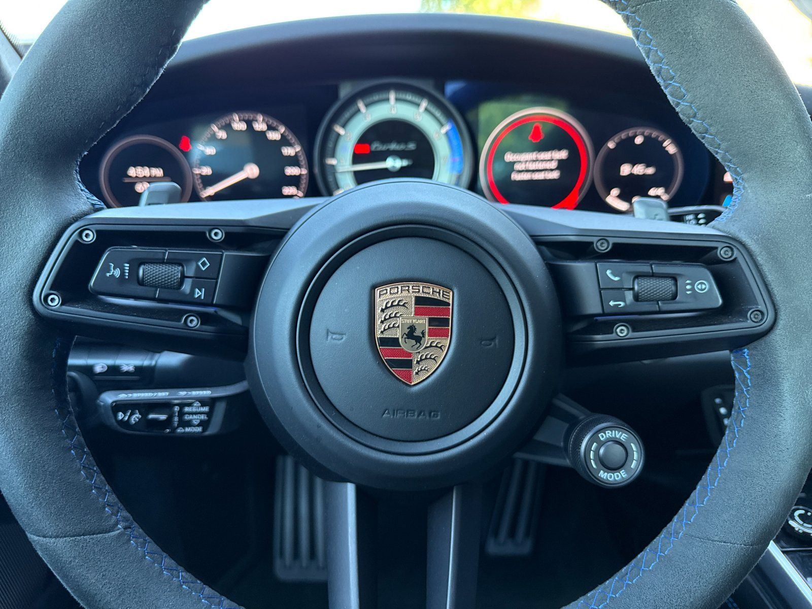 2025 Porsche 911 Turbo S — full photo 23 of 28