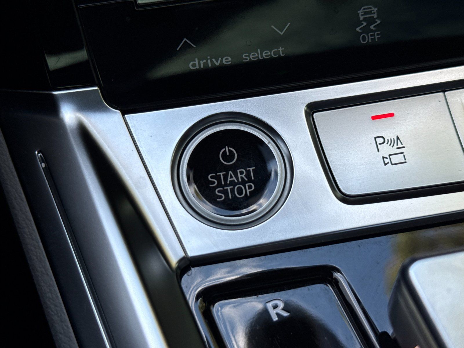 2024 Audi Q8 e-tron Prestige — full photo 23 of 29
