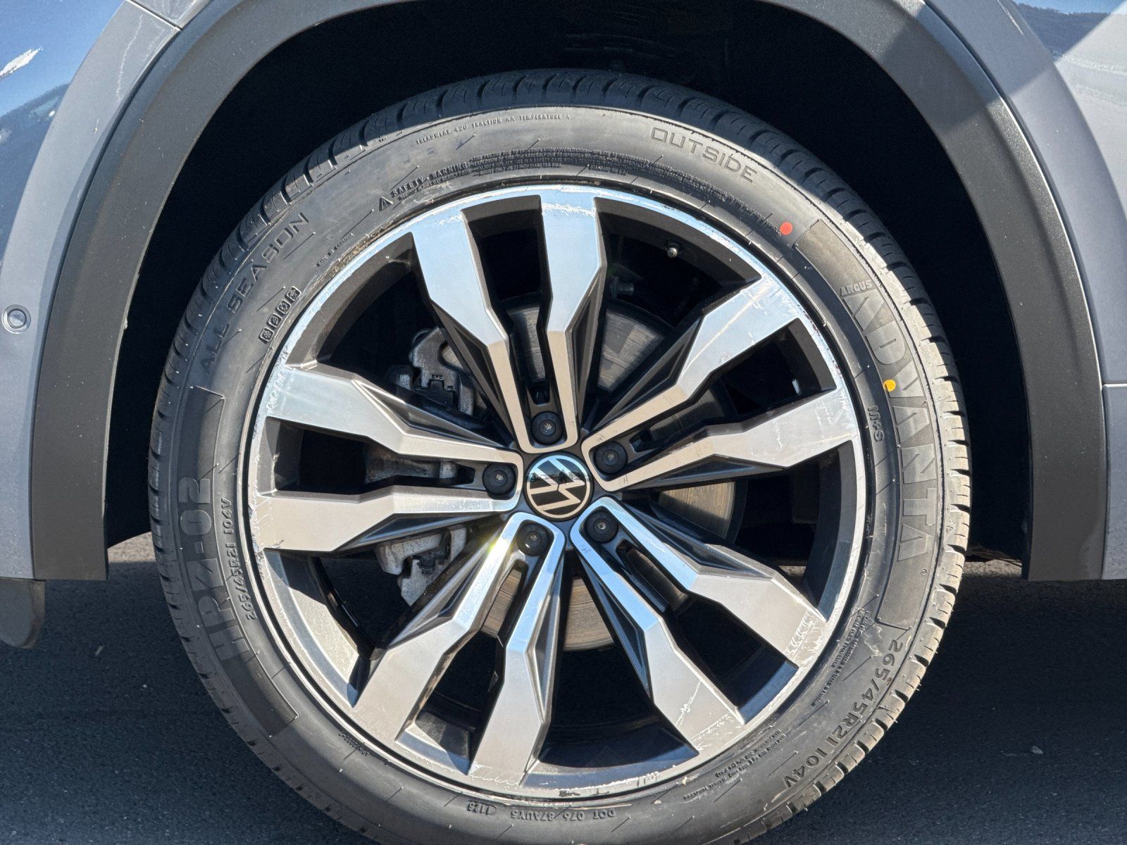 2021 Volkswagen Atlas Cross Sport 3.6L V6 SEL Premium R-Line — foto completa 26 de 28