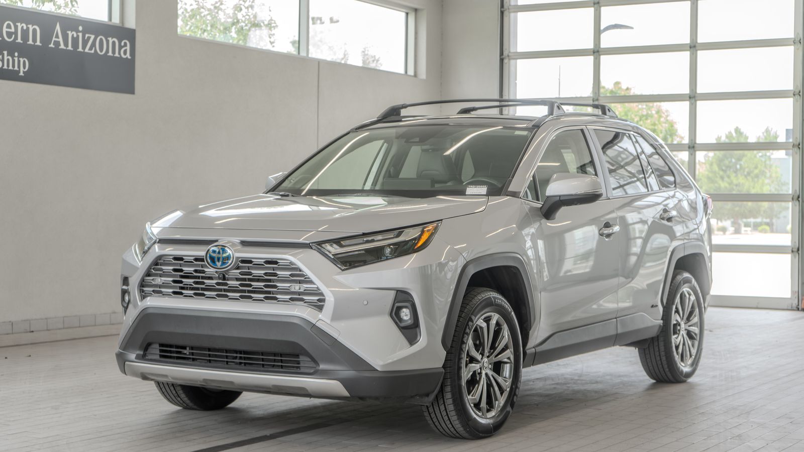 2024 Toyota RAV4 Hybrid Limited — full photo 25 of 35