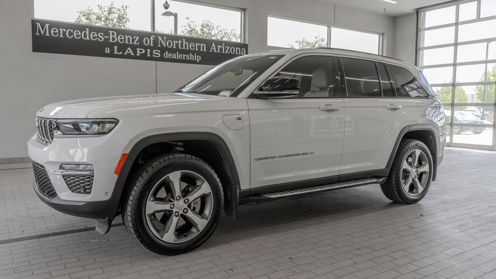 2023 Jeep Grand Cherokee 4xe — foto completa 3 de 34