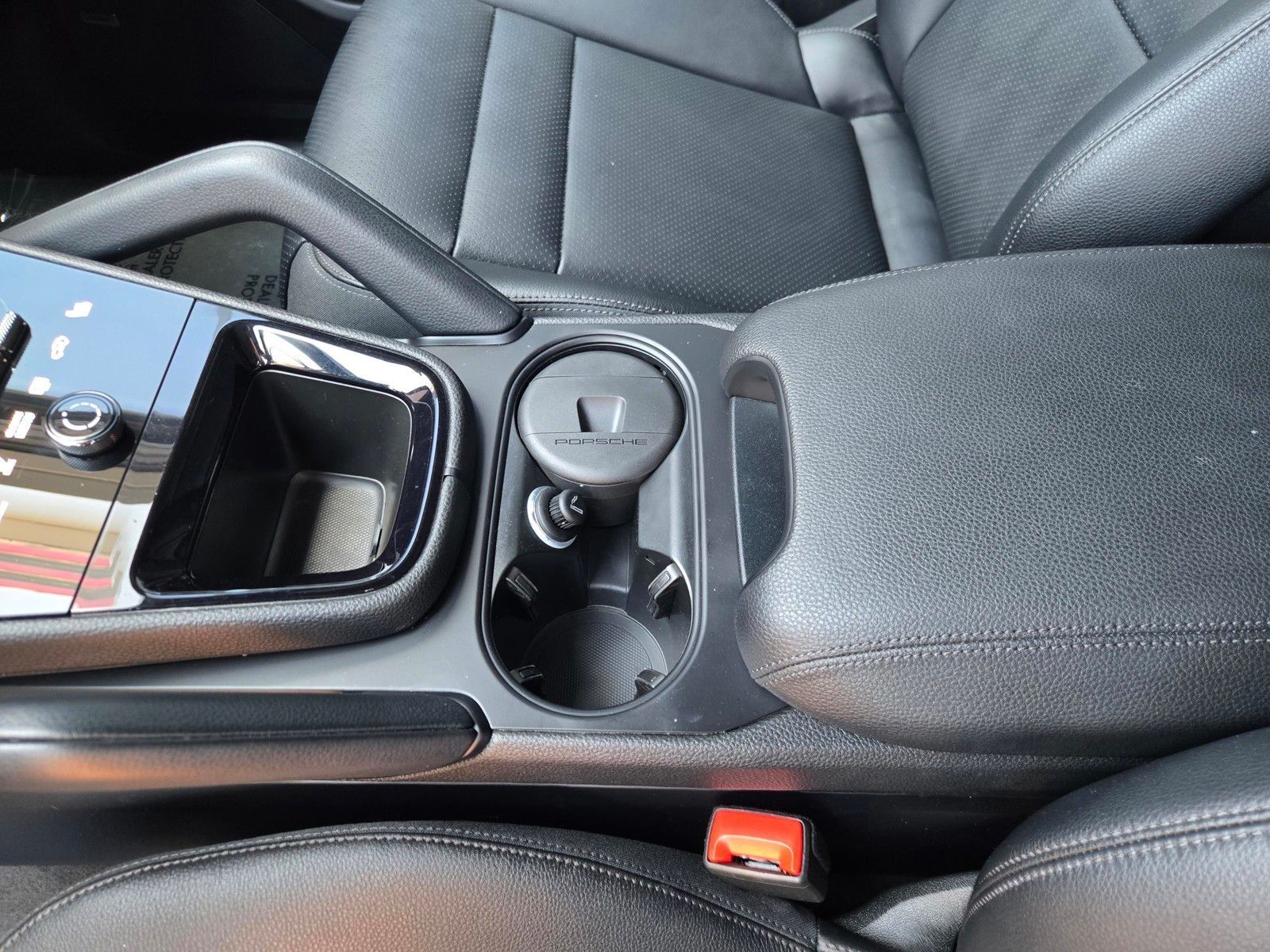 2025 Porsche Cayenne Base — full photo 23 of 45