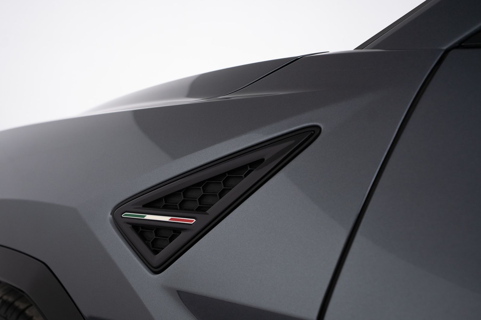 2020 Lamborghini Urus Base — full photo 10 of 53