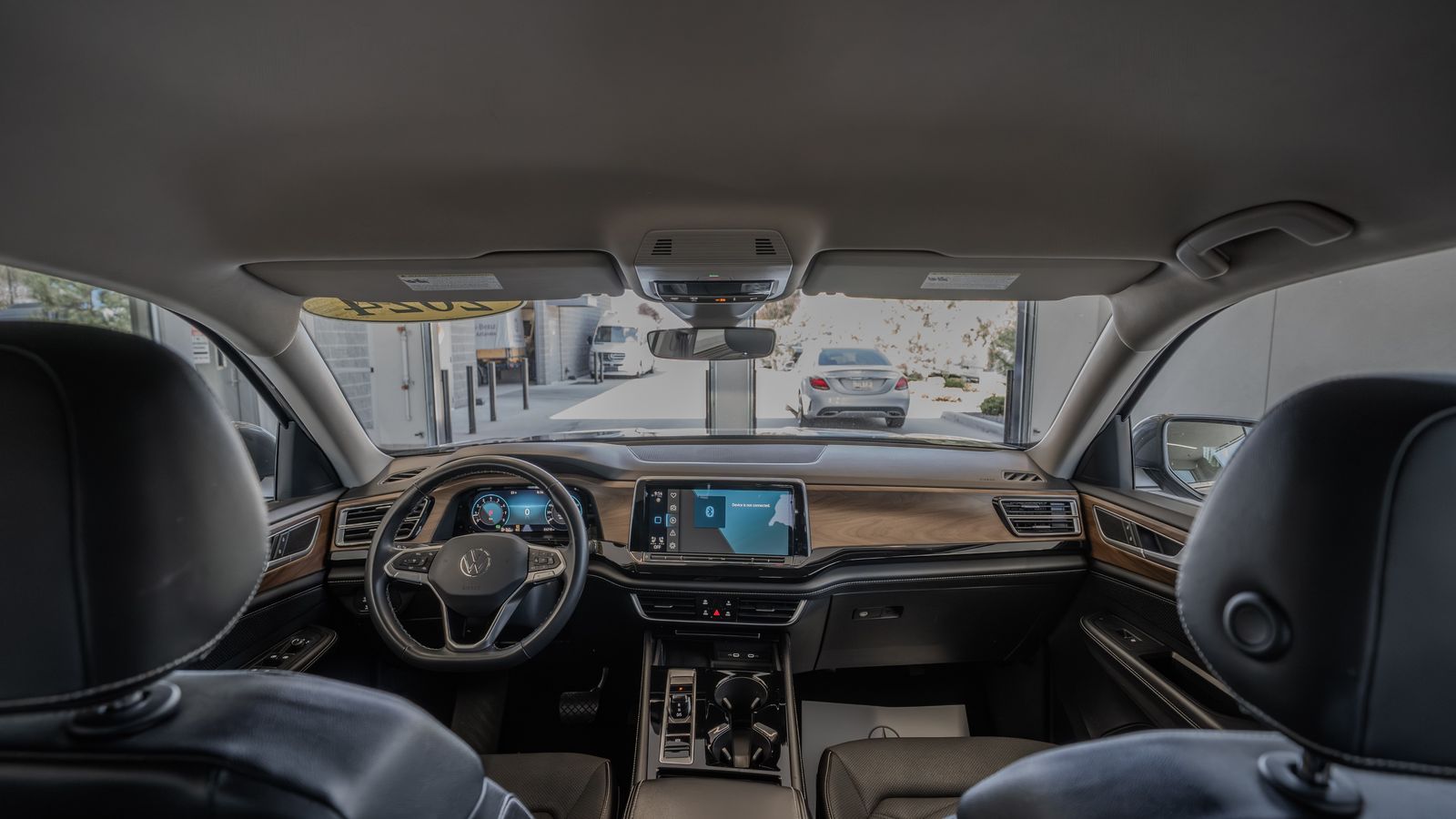 2024 Volkswagen Atlas 2.0T SE w/Technology — full photo 27 of 35