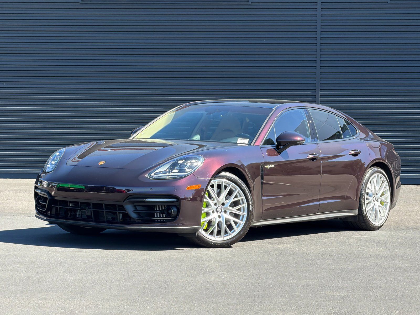 2023 Porsche Panamera E-Hybrid 4 — foto completa 1 de 28