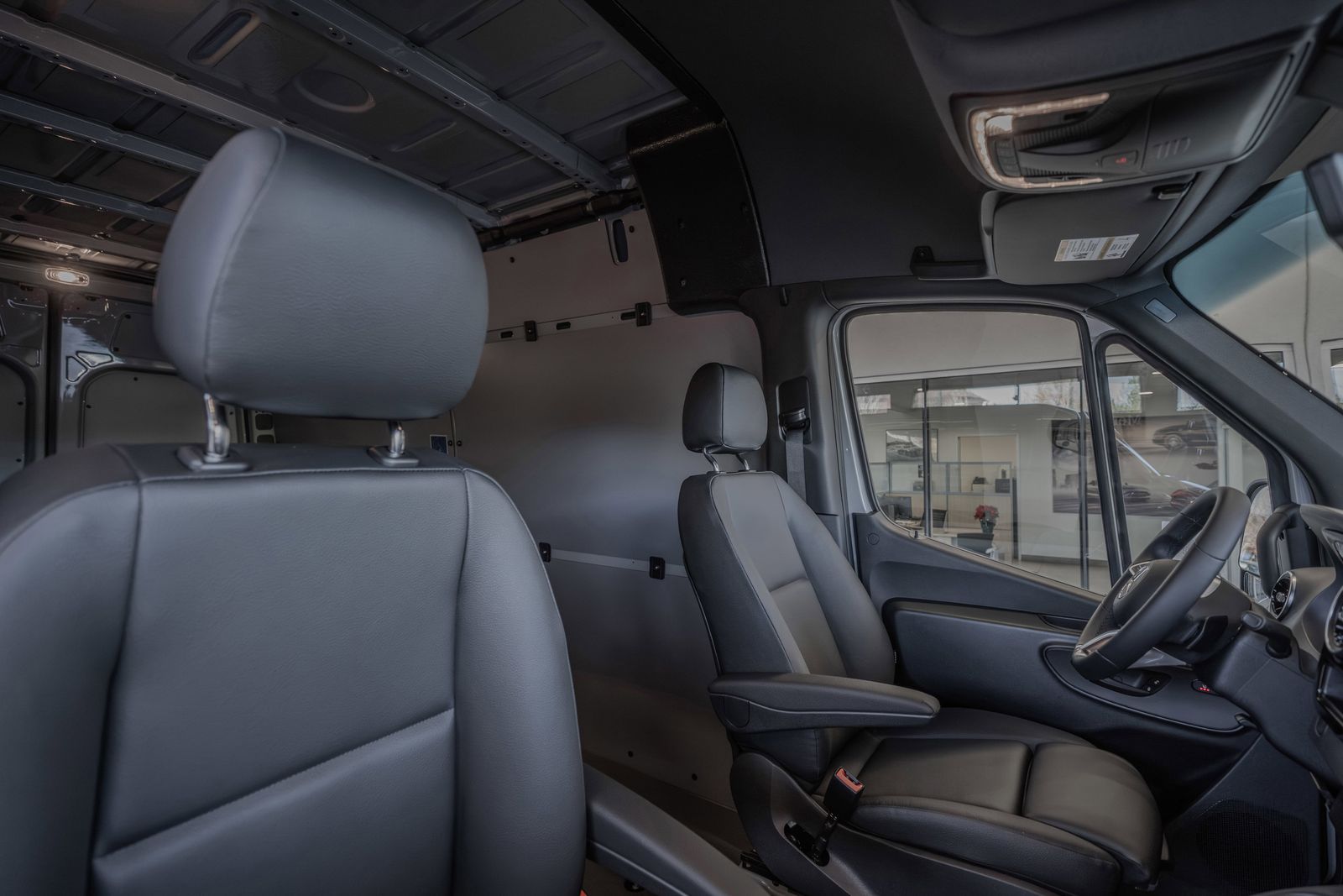 2025 Mercedes-Benz Sprinter 2500 Cargo 144 WB — full photo 31 of 34