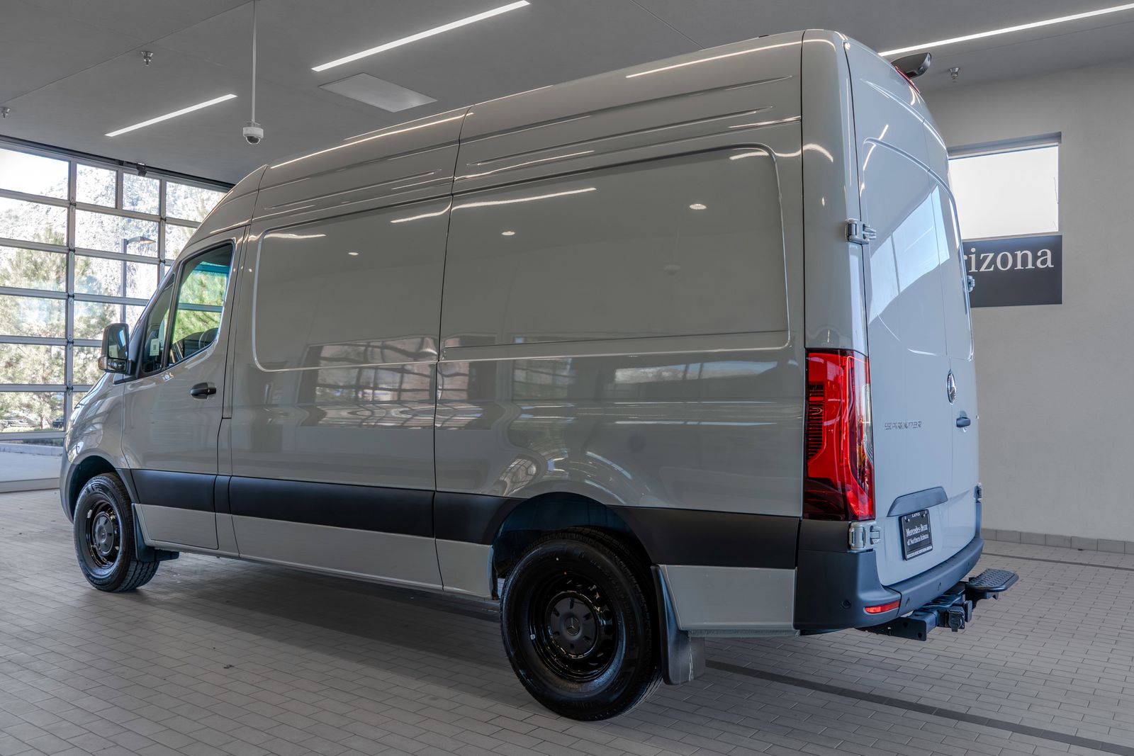 2025 Mercedes-Benz Sprinter 2500 Cargo 144 WB — foto completa 13 de 34