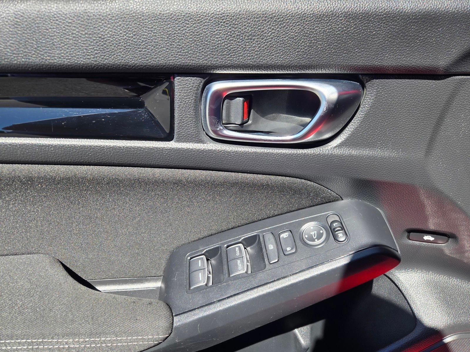 2022 Honda Civic EX — full photo 17 of 45