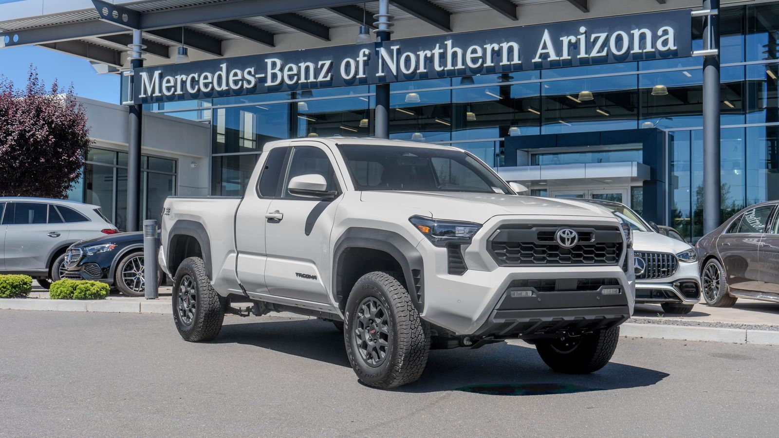 2025 Toyota Tacoma PreRunner — full photo 1 of 29