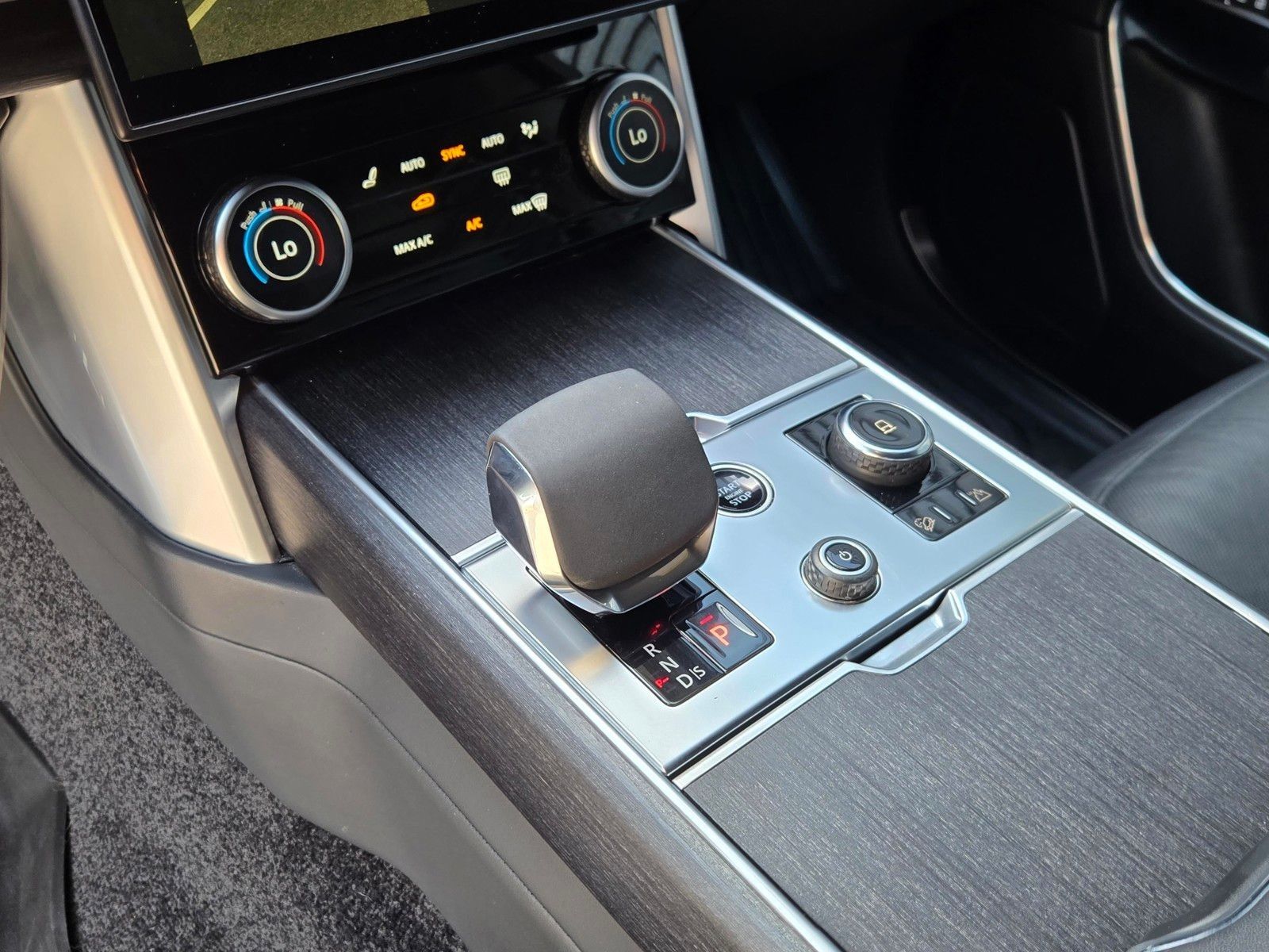 2023 Land Rover Range Rover SE — foto completa 22 de 45