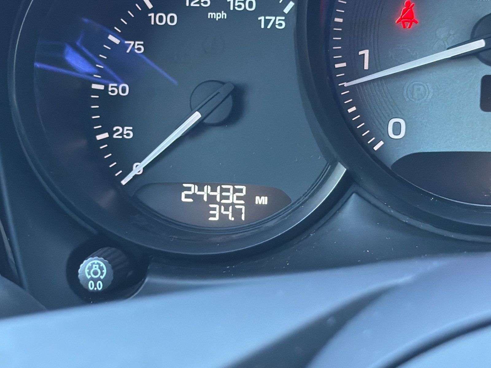 2024 Porsche Macan S — full photo 24 of 27