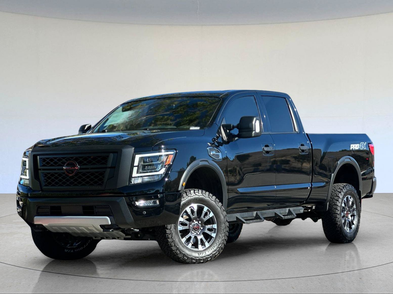 2023 Nissan Titan XD PRO-4X — photo 1 of 25
