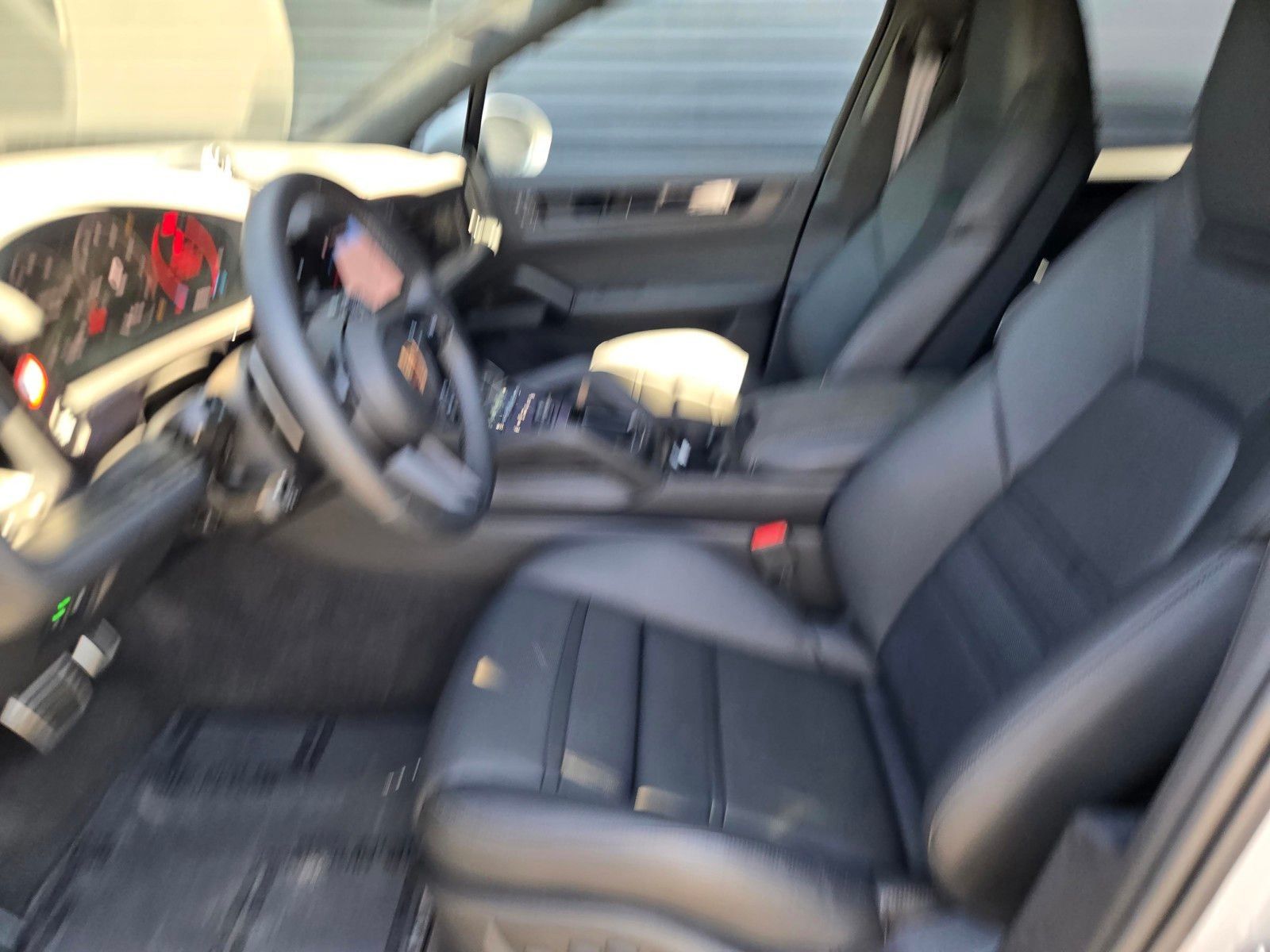 2026 Porsche Cayenne GTS — foto completa 26 de 27