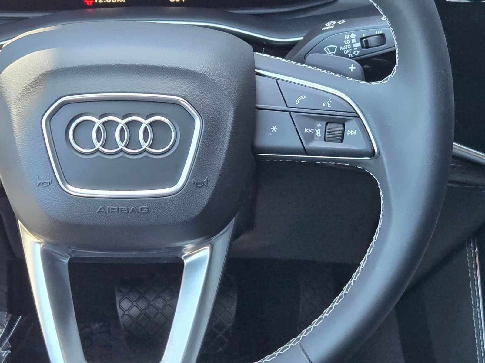 2025 Audi Q7 55 Premium Plus — full photo 16 of 45