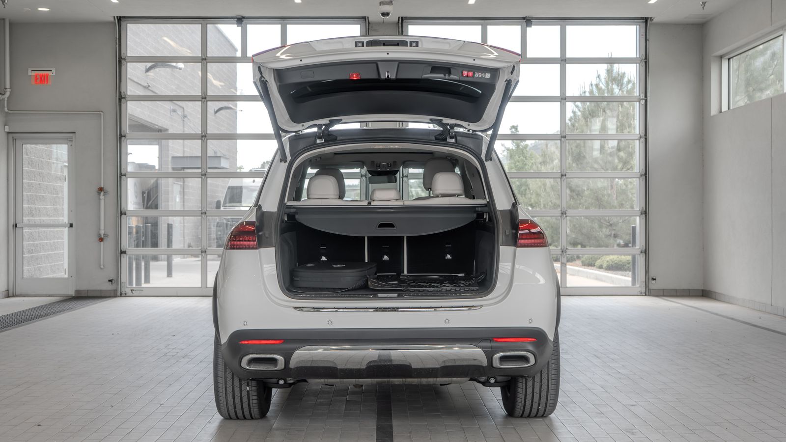 2025 Mercedes-Benz GLE GLE 450e — full photo 15 of 34