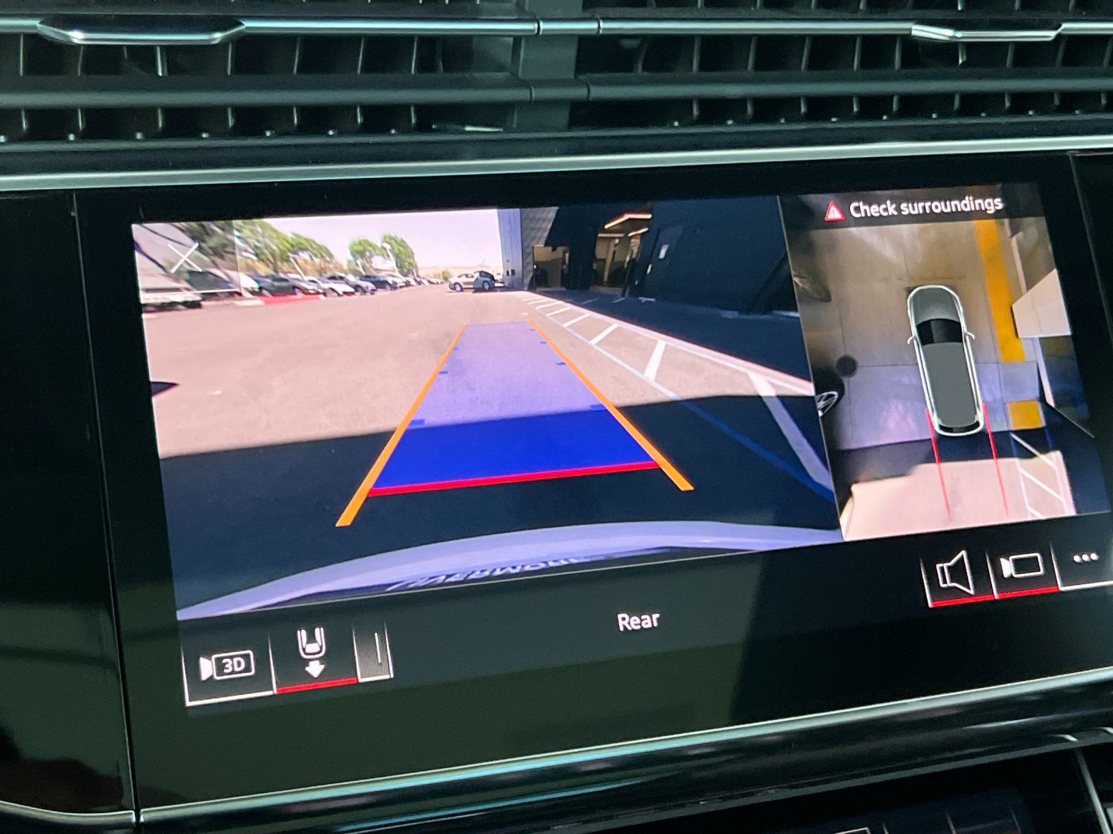 2021 Audi Q7 55 Prestige — full photo 21 of 30