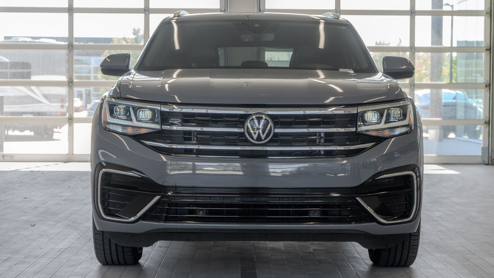 2022 Volkswagen Atlas Cross Sport 3.6L V6 SEL R-Line — full photo 11 of 34