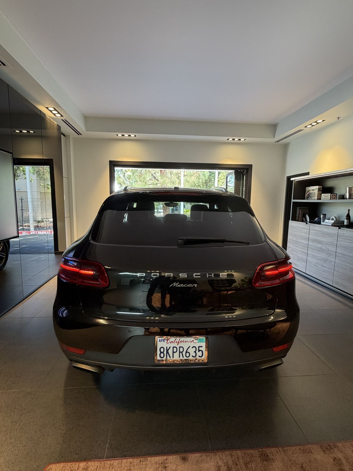 2018 Porsche Macan Base — full photo 5 of 7