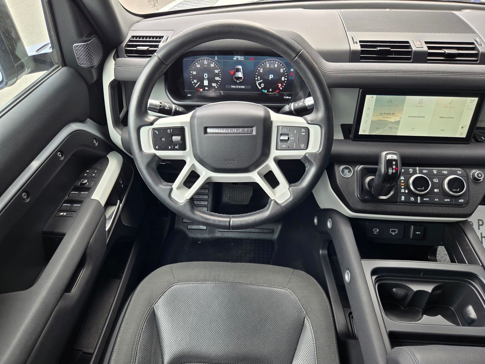 2020 Land Rover Defender 110 SE — full photo 13 of 45