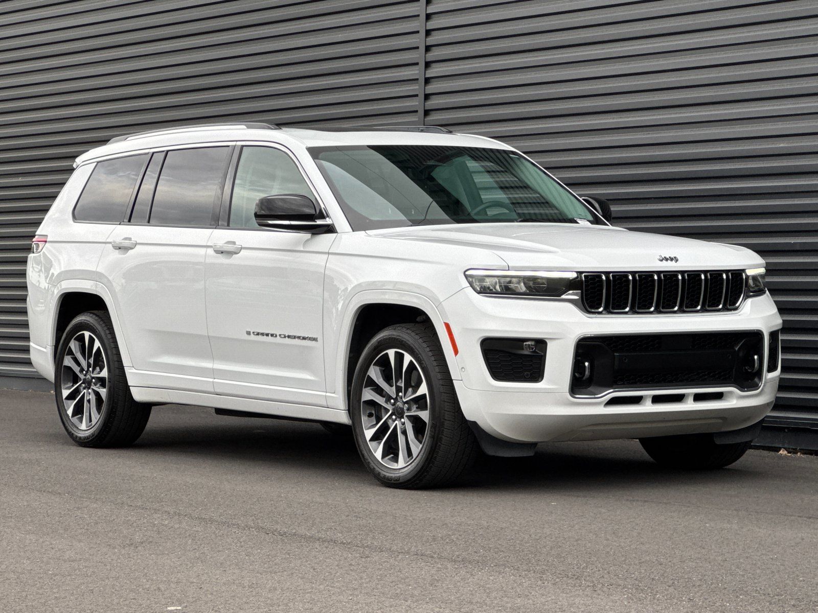 2021 Jeep Grand Cherokee L Overland — foto completa 10 de 30