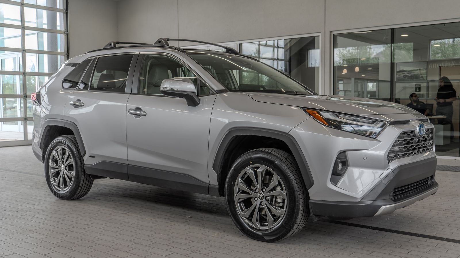 2024 Toyota RAV4 Hybrid Limited — full photo 12 of 35
