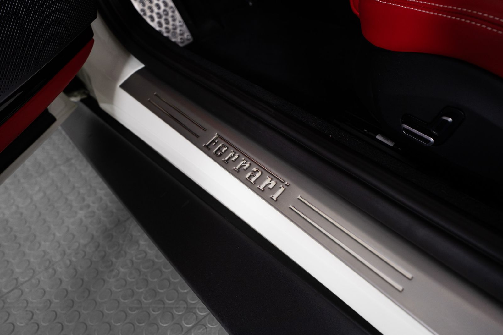2025 Ferrari Roma Spider — full photo 20 of 51