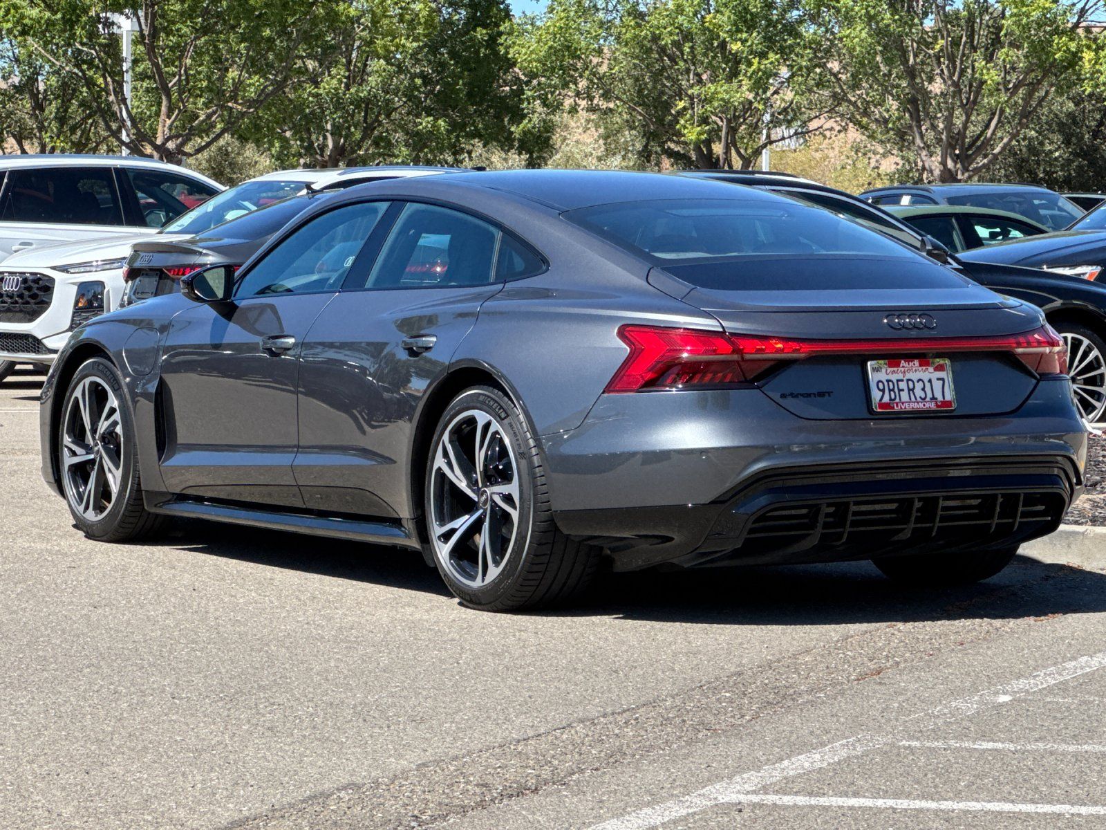 2022 Audi e-tron GT Premium Plus — foto completa 3 de 27