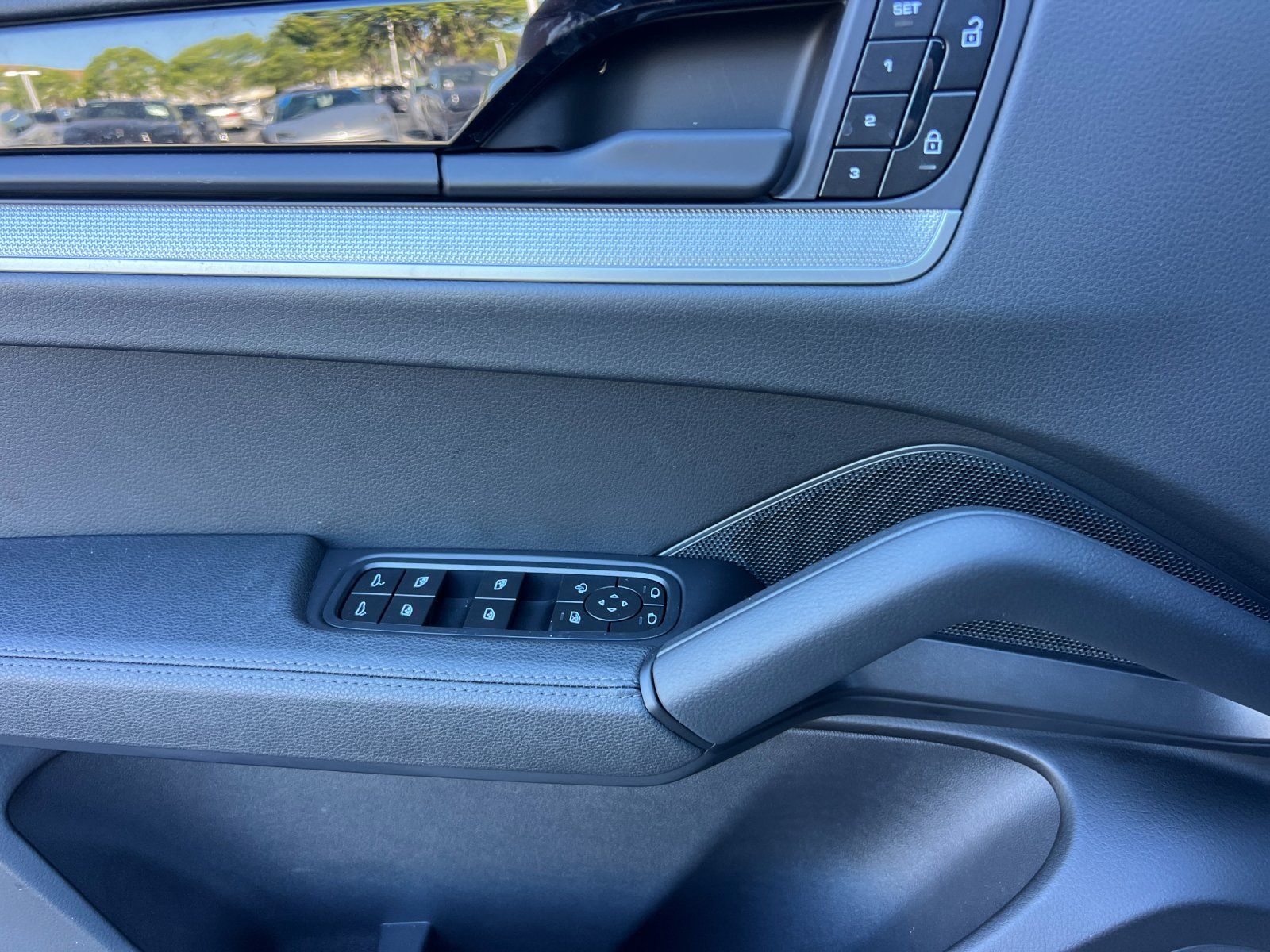2026 Porsche Cayenne S — full photo 12 of 29