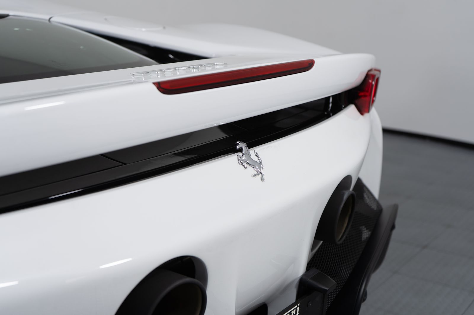 2024 Ferrari SF90 Spider — full photo 31 of 50