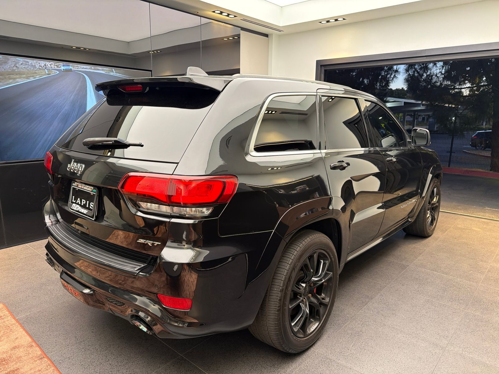2014 Jeep Grand Cherokee SRT — full photo 4 of 9