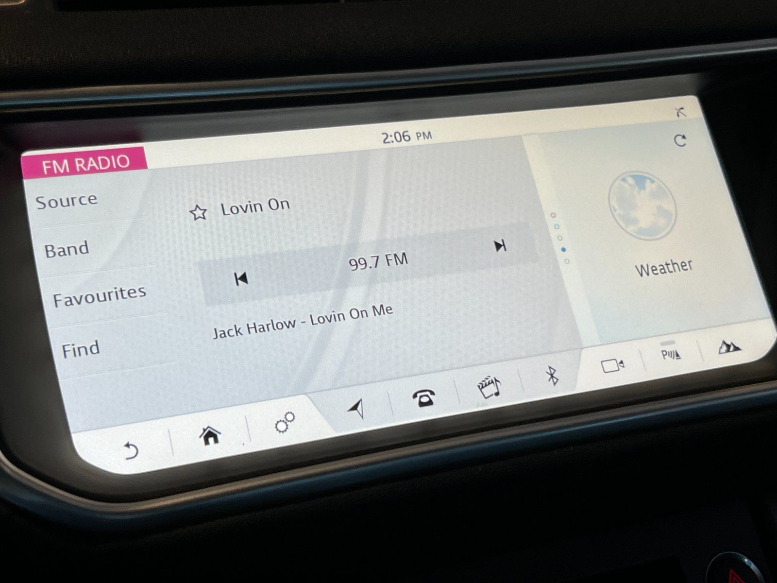 2018 Land Rover Range Rover Evoque Landmark Edition — full photo 17 of 28