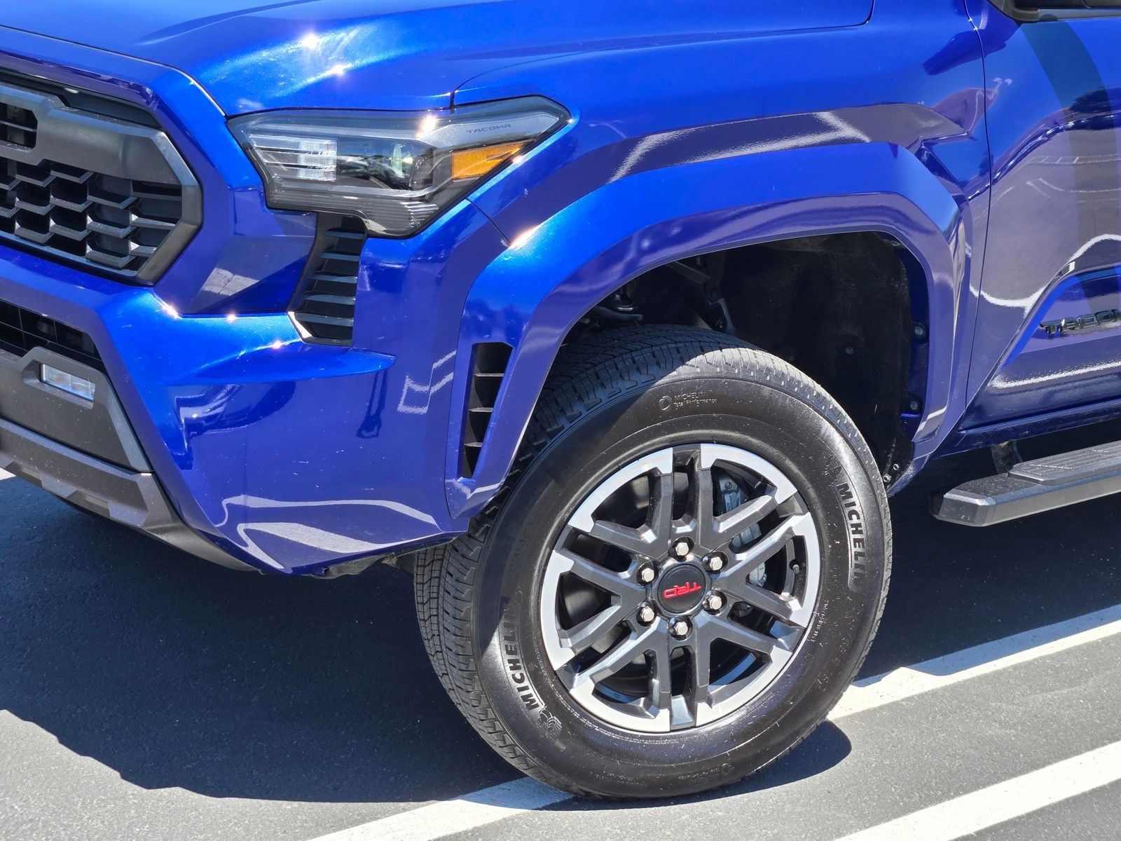 2025 Toyota Tacoma TRD Sport — full photo 10 of 28