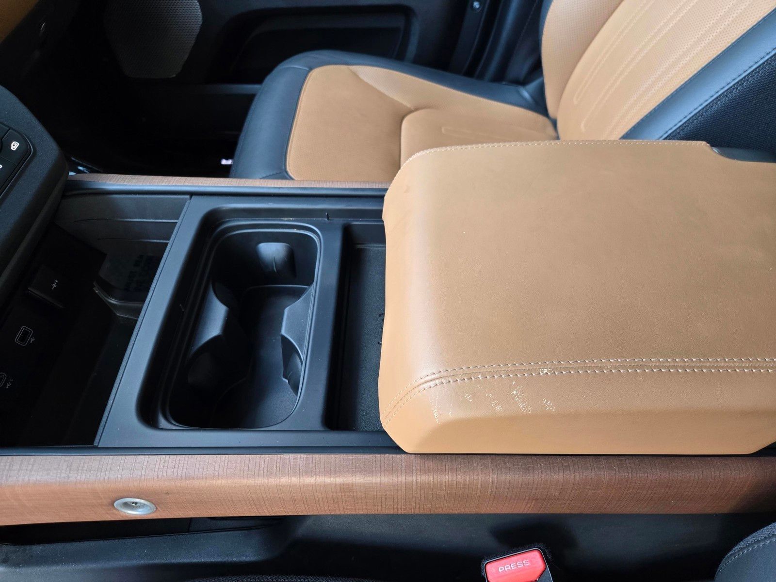 2023 Land Rover Defender 130 X — full photo 23 of 45