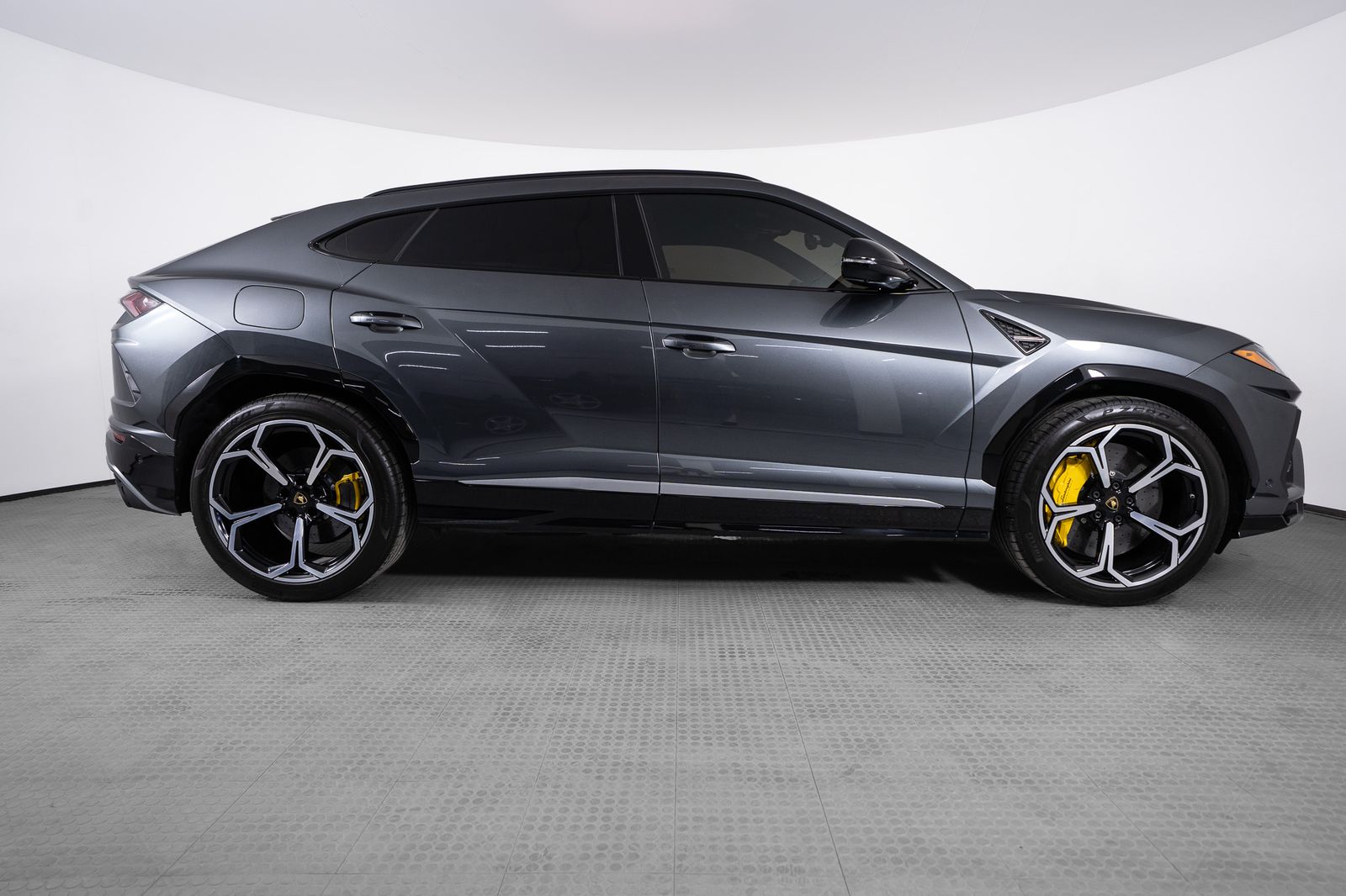 2020 Lamborghini Urus Base — full photo 7 of 53