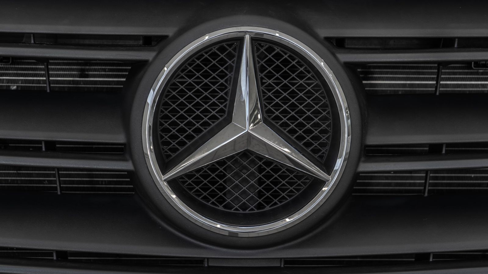 2025 Mercedes-Benz Sprinter 2500 Passenger 170 WB — full photo 5 of 35
