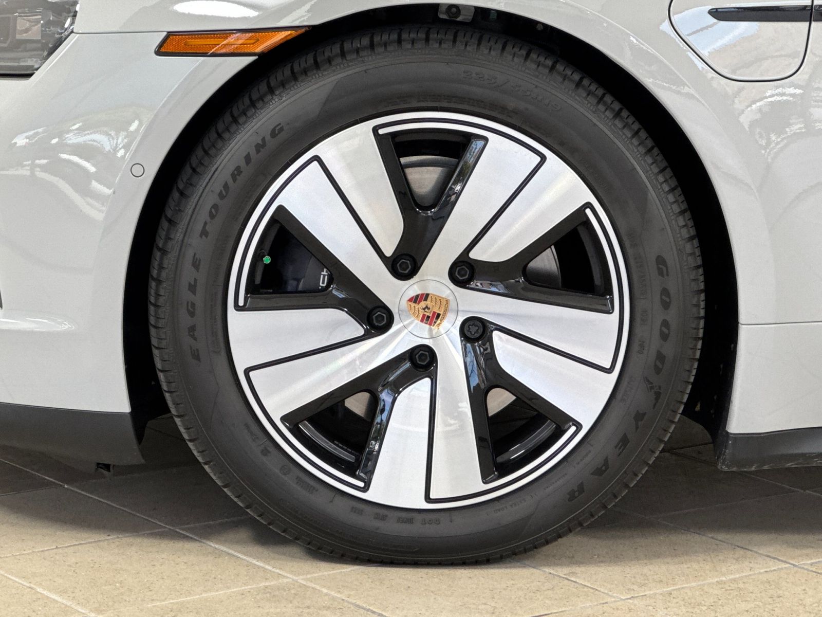 2026 Porsche Taycan Base — full photo 26 of 29