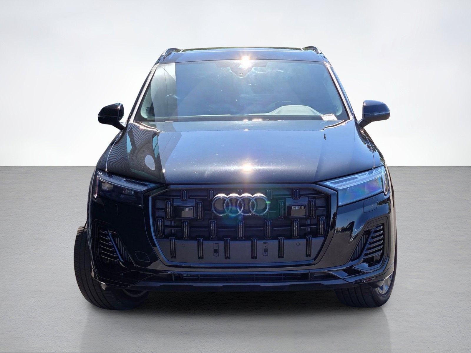 2025 Audi Q7 55 Premium Plus — full photo 2 of 45