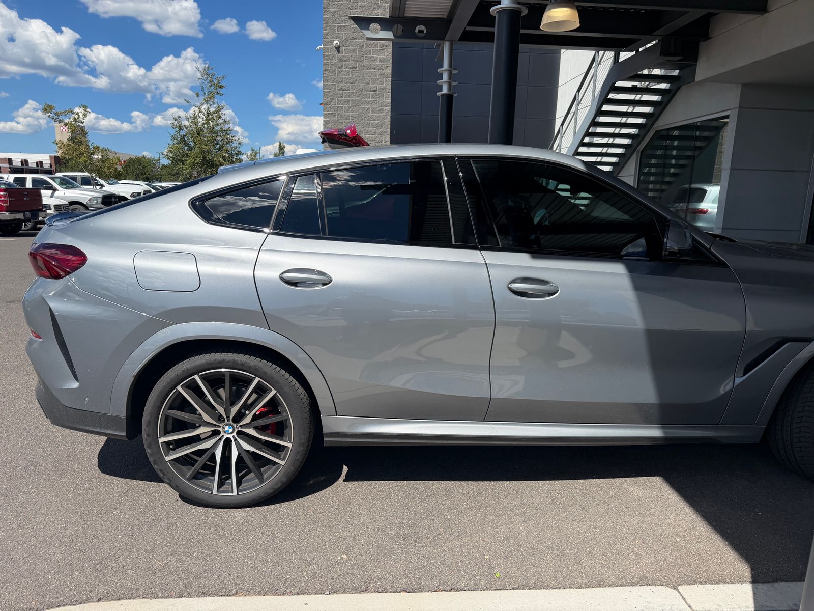 2027 BMW X6 xDrive40i — full photo 3 of 6