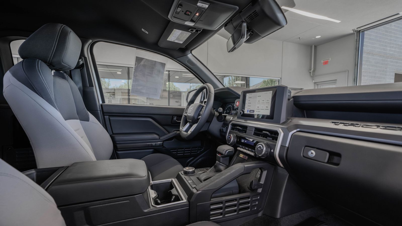 2025 Toyota Tacoma PreRunner — full photo 16 of 29