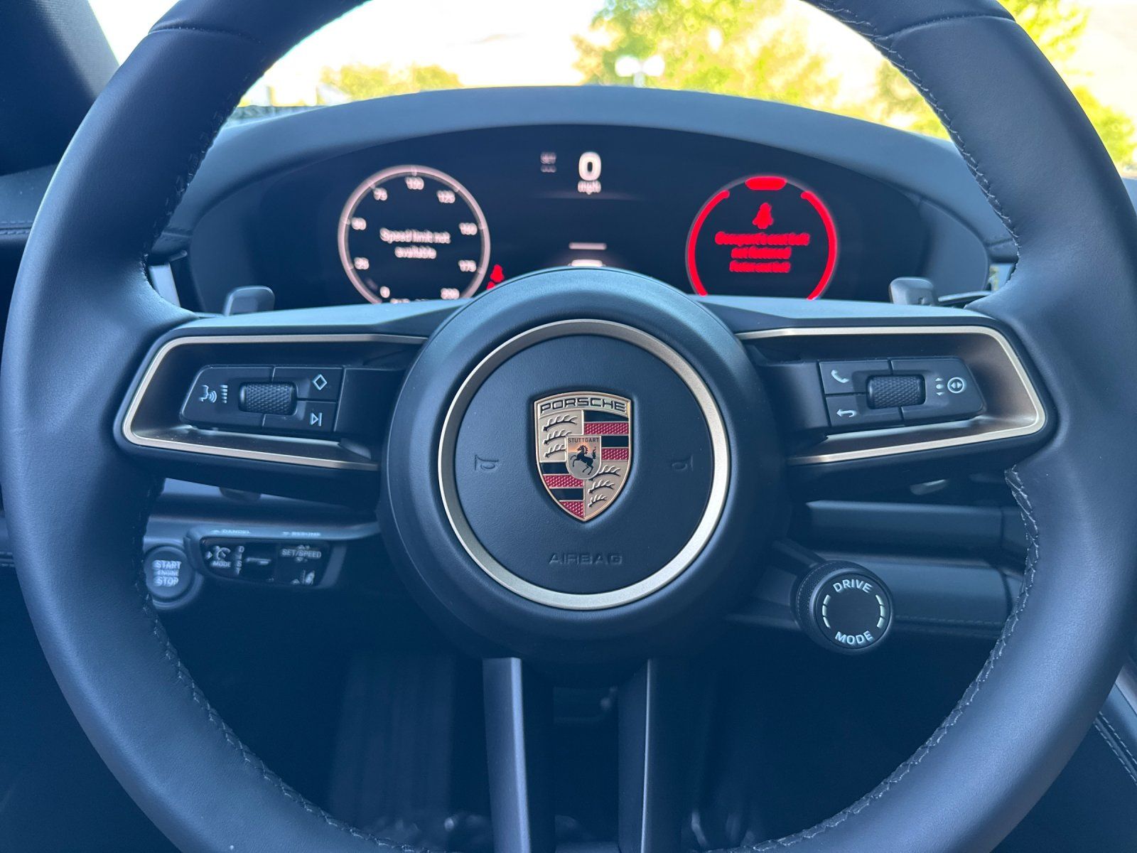 2025 Porsche Panamera 4 — full photo 24 of 29