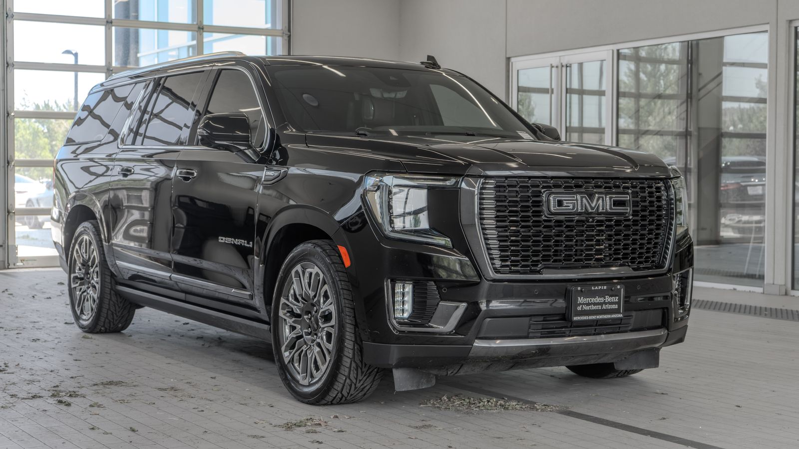 2024 GMC Yukon XL Denali Ultimate — full photo 21 of 35