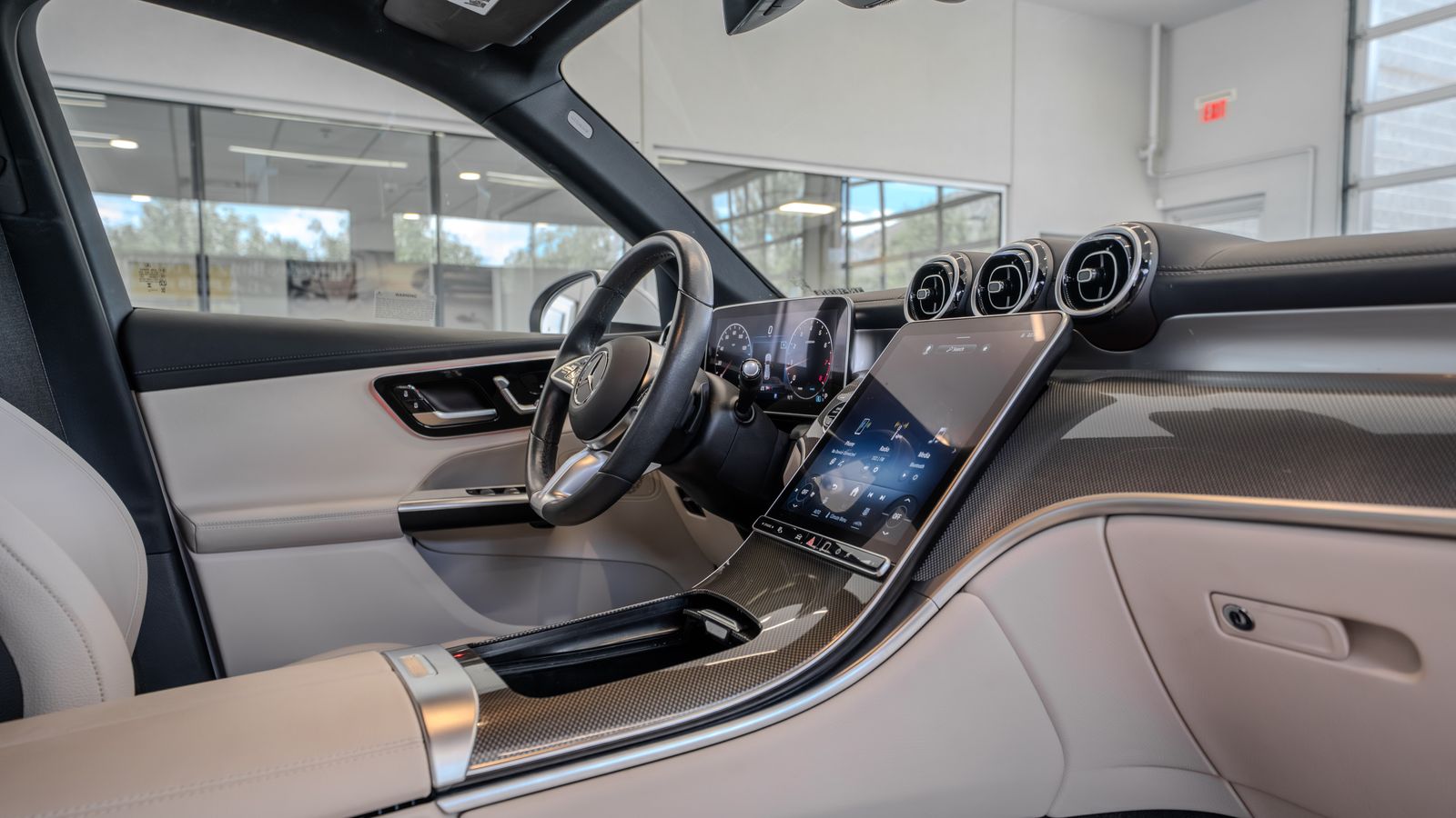 2024 Mercedes-Benz GLC GLC 300 — foto completa 18 de 33