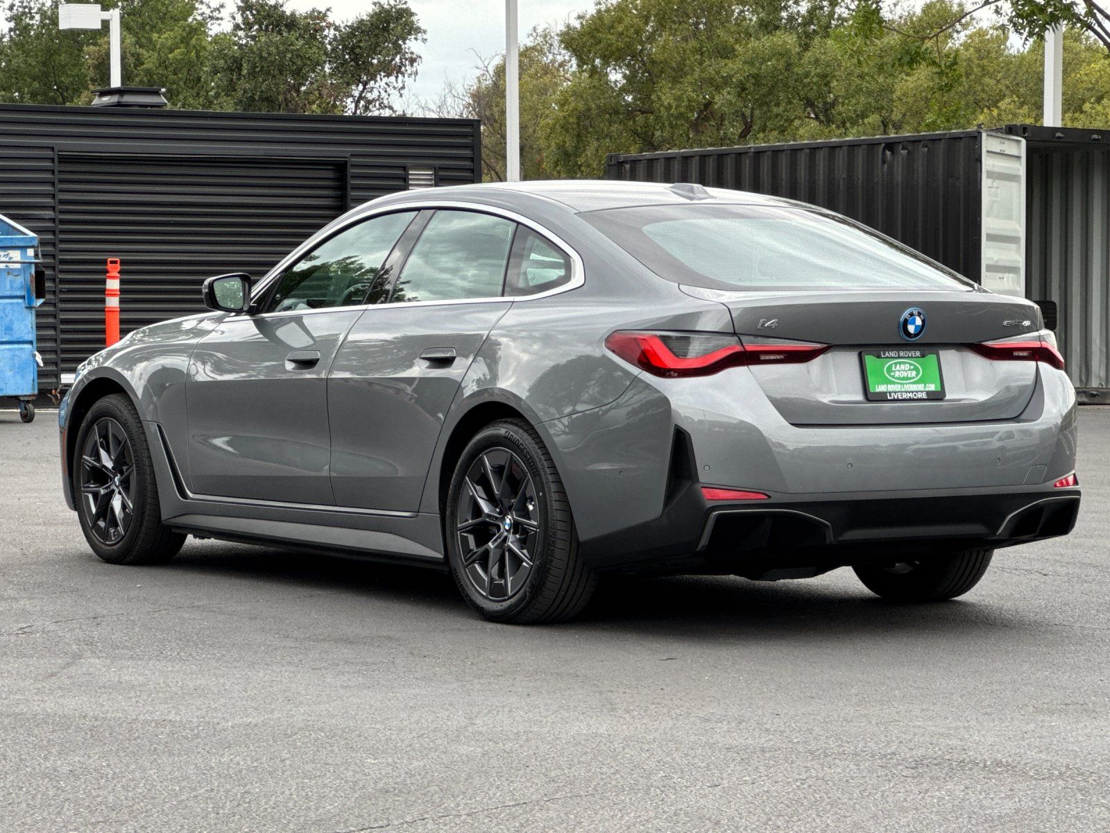 2025 BMW i4 eDrive40 — full photo 3 of 28