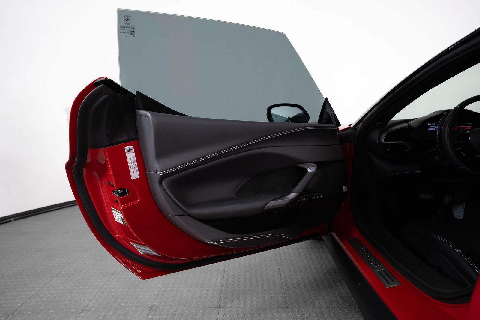 2025 Ferrari 296 GTB — foto completa 23 de 51