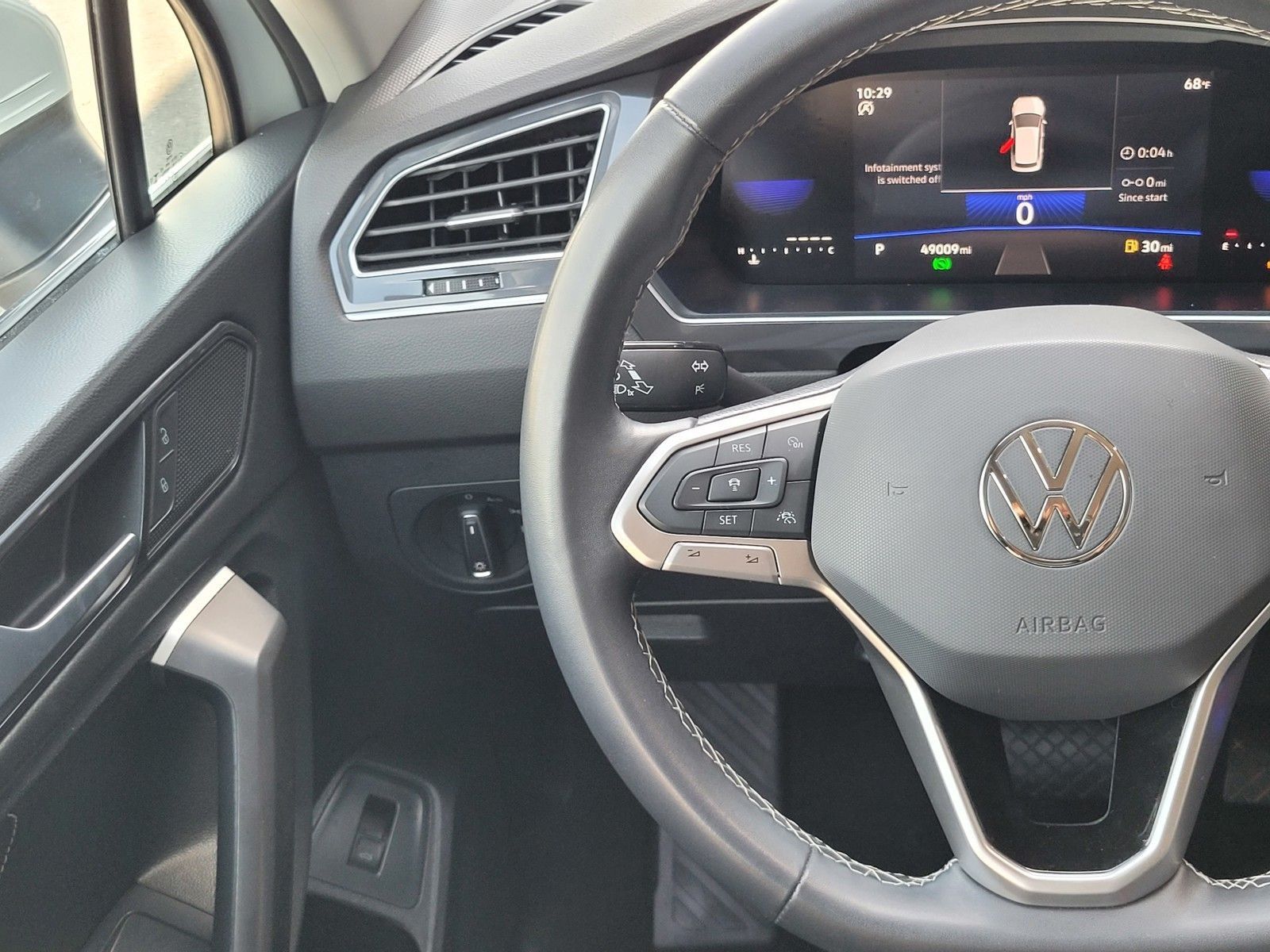 2024 Volkswagen Tiguan 2.0T SE — foto completa 14 de 45