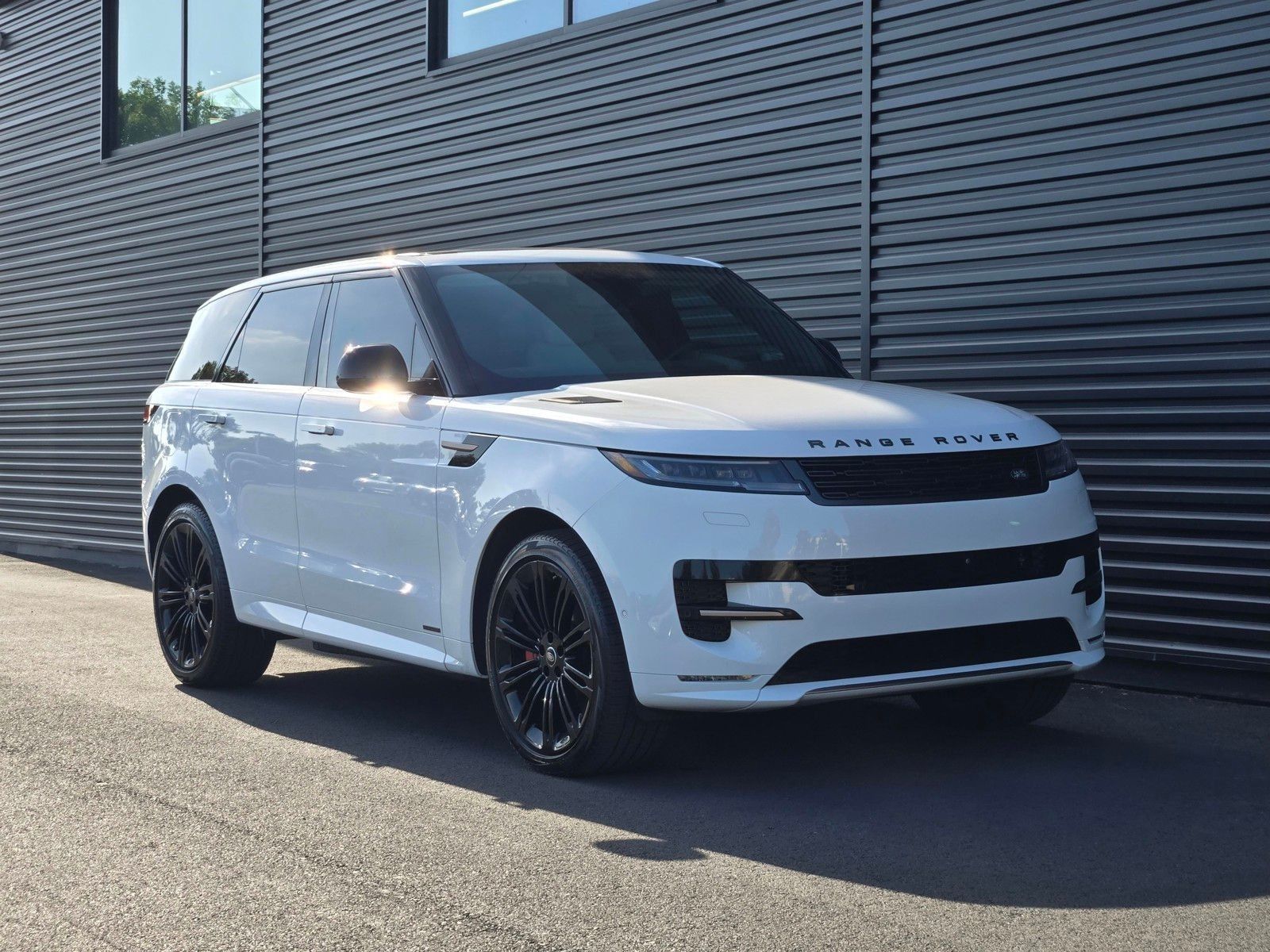2024 Land Rover Range Rover Sport Plug-in Hybrid Autobiography — foto completa 8 de 45